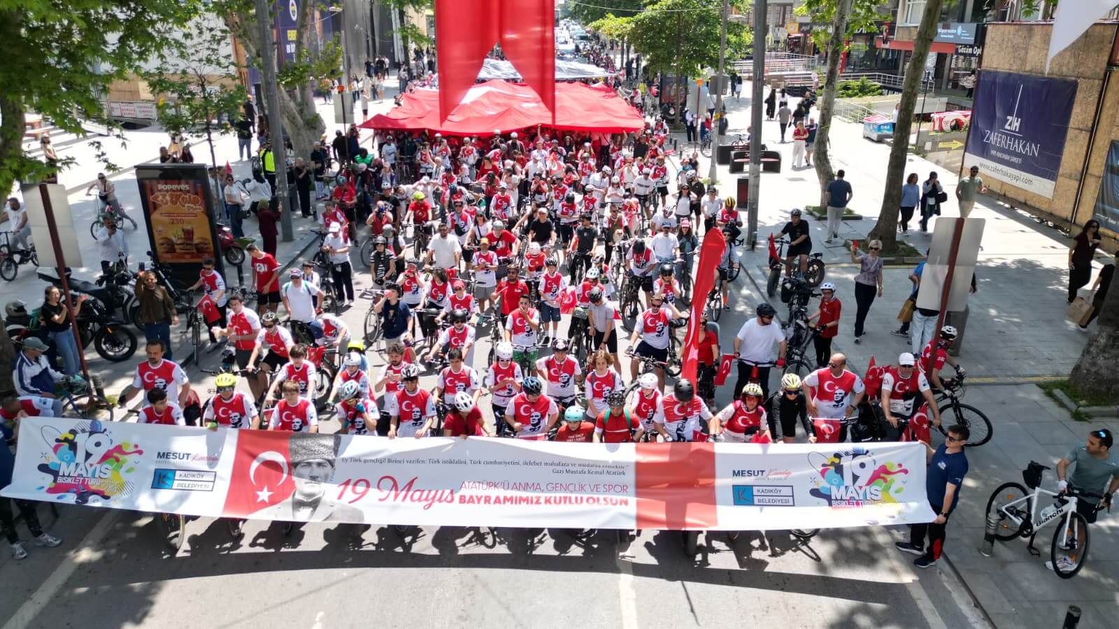 Kadıköy’de 19 Mayıs coşkusu